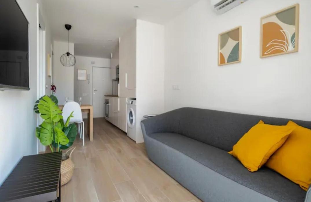 Apartment Close To The Beach Sant Adrià de Besòs Extérieur photo