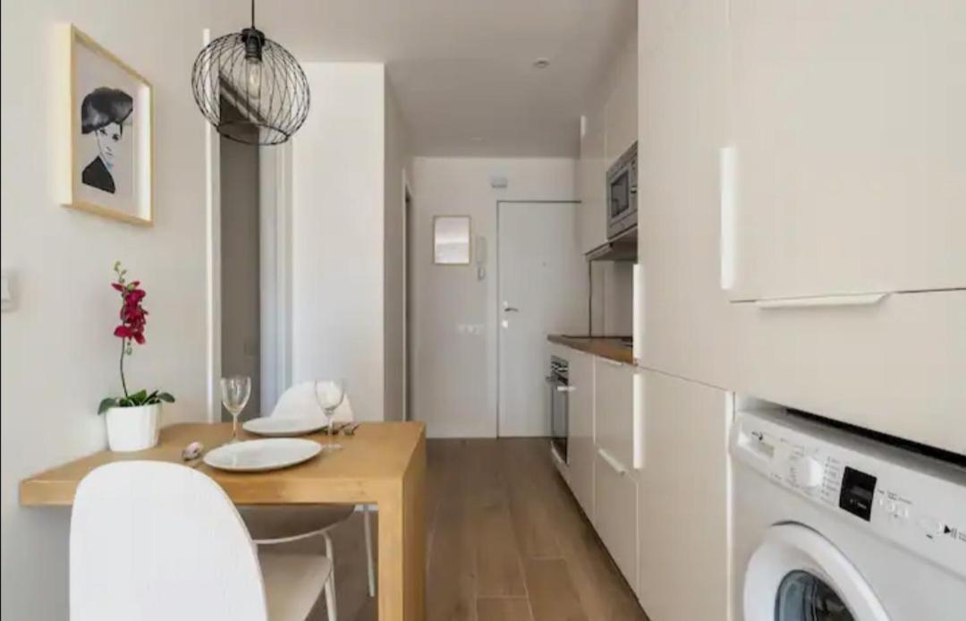 Apartment Close To The Beach Sant Adrià de Besòs Extérieur photo
