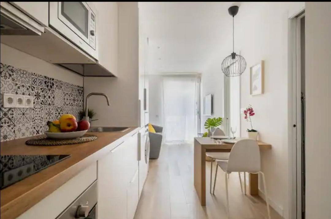 Apartment Close To The Beach Sant Adrià de Besòs Extérieur photo